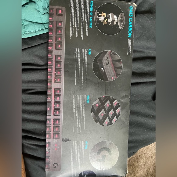 Logitech Carbon Gaming Keyboard - Picture 3 of 5